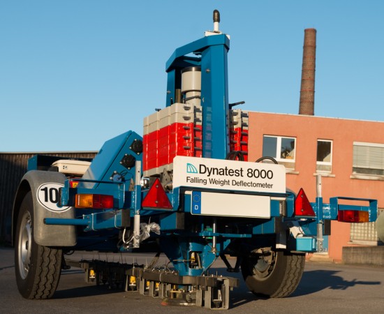 Falling-Weight-Deflectometer (FWD) Rückseite